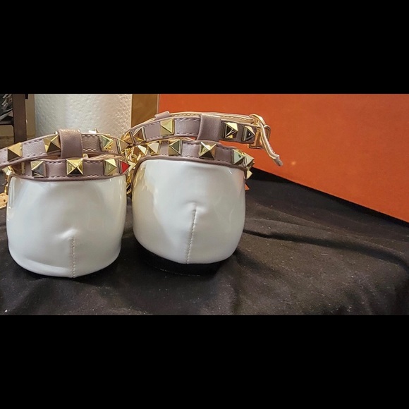 New Flat Shoes - Picture 5 of 7